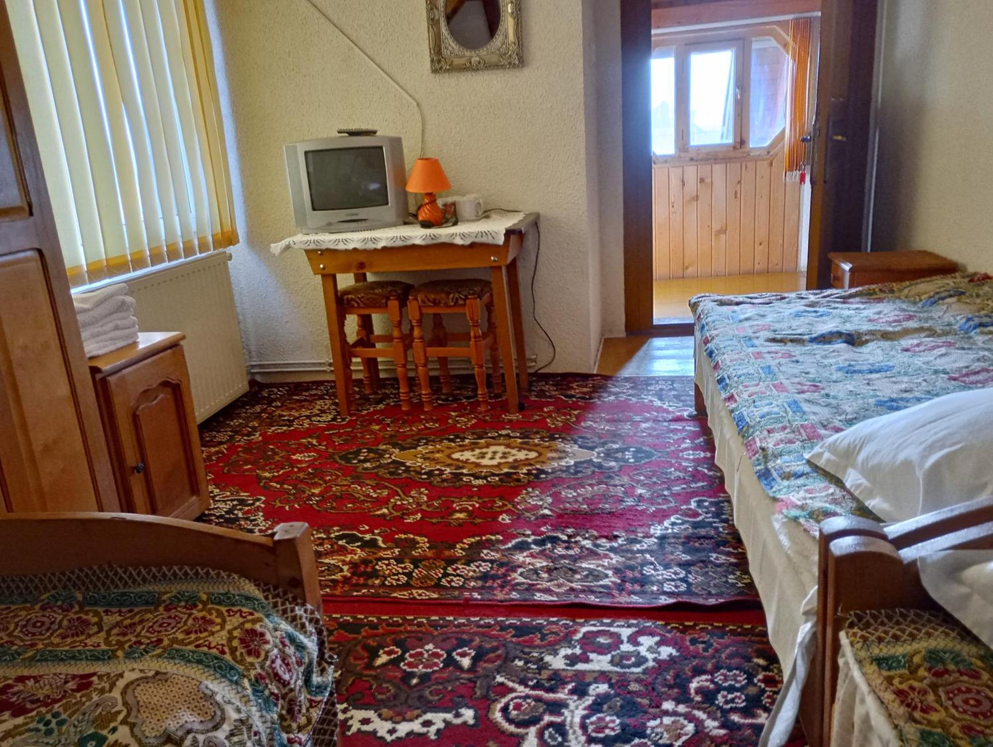 Pensiunea Irina 1 Si 2 Zărneşti Exterior foto